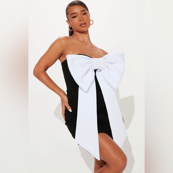 Dresses & Skirts - Black mini bow dress